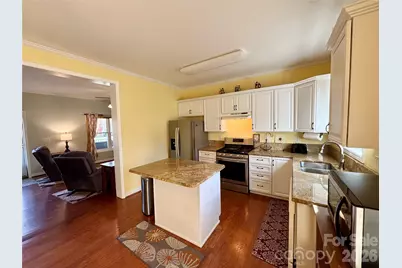 194 Beechnut Drive, Hendersonville, NC 28739 - Photo 5