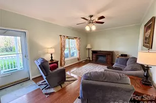 194 Beechnut Dr, Hendersonville, NC 28739 - Photo 3