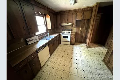 3968 Dover Street, Claremont, NC 28610 - Photo 5