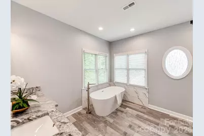 7015 Oakview Lane, Charlotte, NC 28226 - Photo 17
