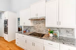 7015 Oakview Ln, Charlotte, NC 28226 - Photo 9