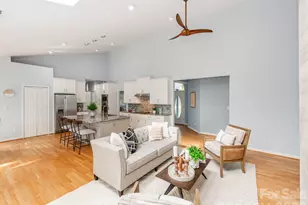 7015 Oakview Ln, Charlotte, NC 28226 - Photo 13