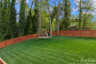 1852 Lakedell Dr, Charlotte, NC 28215 - Photo 35