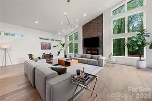 1852 Lakedell Dr, Charlotte, NC 28215 - Photo 15