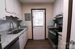 525 SW 12th Street SW, Hickory, NC 28602 - Photo 13