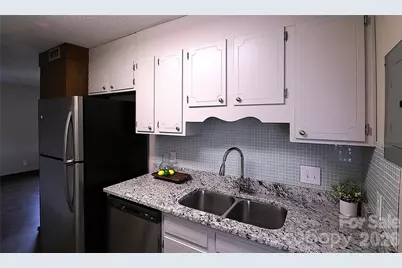 525 SW 12th Street SW #29, Hickory, NC 28602 - Photo 15