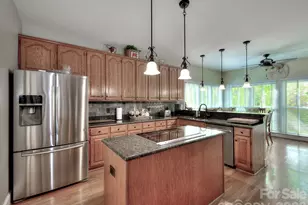 4601 Nobility Ct, Charlotte, NC 28269 - Photo 9