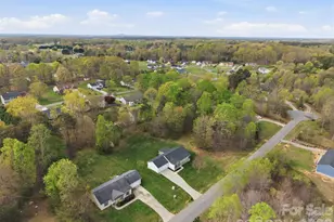 217 Winding Cedar Dr, Statesville, NC 28677 - Photo 9