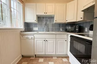 1811 Lynnwood Dr, Charlotte, NC 28209 - Photo 9