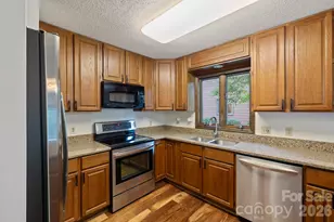 204 Woodfield Dr, Asheville, NC 28803 - Photo 9