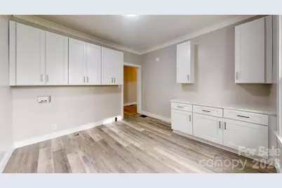 307 W Washington Avenue, Bessemer City, NC 28016 - Photo 3