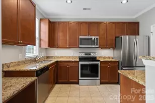 1017 Central Park Cir, Davidson, NC 28036 - Photo 3