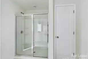 8021 Murray Br Dr, Charlotte, NC 28216 - Photo 17