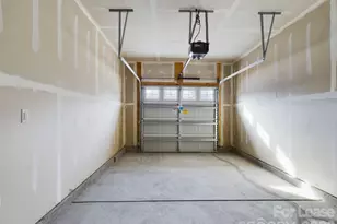 8021 Murray Br Dr, Charlotte, NC 28216 - Photo 29