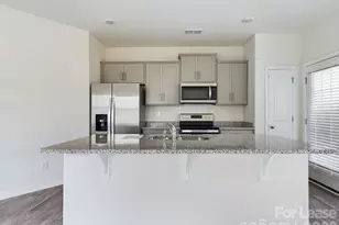 8021 Murray Br Dr, Charlotte, NC 28216 - Photo 5