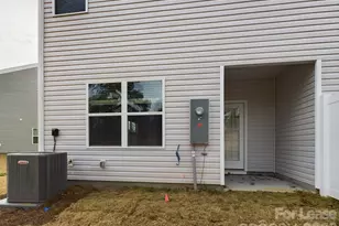 8021 Murray Br Dr, Charlotte, NC 28216 - Photo 31