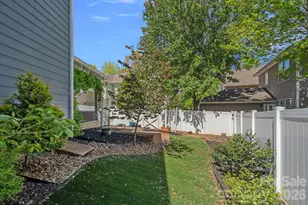 17747 N Shore Cir, Cornelius, NC 28031 - Photo 35