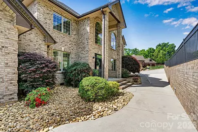 4202 54th Avenue NE, Hickory, NC 28601 - Photo 9