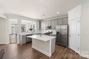 2004 Blewett Dr, Charlotte, NC 28269 - Photo 11