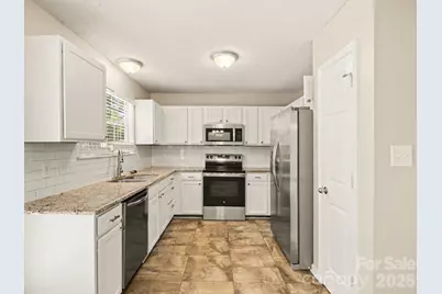 9214 Rotherham Lane, Charlotte, NC 28216 - Photo 15