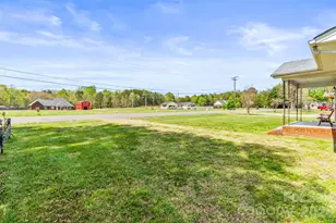 507 J C Dellinger Rd, Cherryville, NC 28021 - Photo 3