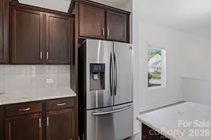 4225 Stockbrook Dr, Charlotte, NC 28215 - Photo 9