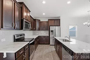 4225 Stockbrook Dr, Charlotte, NC 28215 - Photo 5