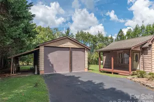 169 N Serpentine Ave, Hot Springs, NC 28743 - Photo 3