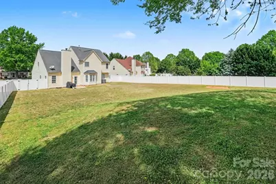 7720 Shiny Meadow Lane, Charlotte, NC 28215 - Photo 31