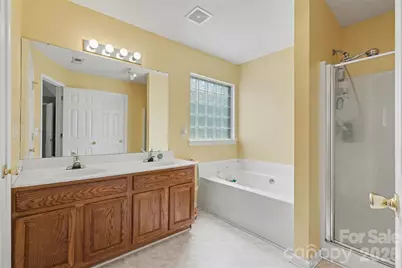 7720 Shiny Meadow Lane, Charlotte, NC 28215 - Photo 19