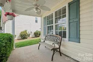 7720 Shiny Meadow Ln, Charlotte, NC 28215 - Photo 3