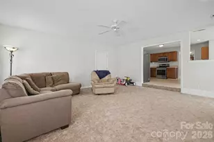 7720 Shiny Meadow Ln, Charlotte, NC 28215 - Photo 11