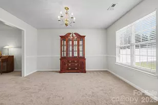 7720 Shiny Meadow Ln, Charlotte, NC 28215 - Photo 13