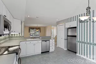 514 Cobblestone Ln, Flat Rock, NC 28731 - Photo 9