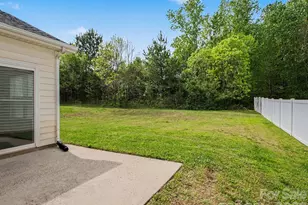 3749 Sipes Ln, Charlotte, NC 28269 - Photo 17