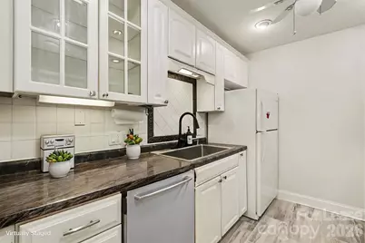 1323 Queens Road #227, Charlotte, NC 28207 - Photo 3