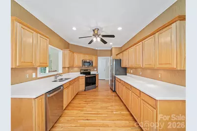 25 Ashefield Court, Hendersonville, NC 28791 - Photo 11