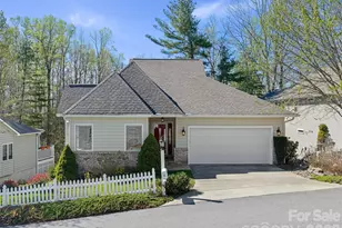 25 Ashefield Ct, Hendersonville, NC 28791 - Photo 1