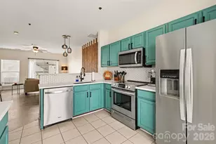 2729 Avalon Loop Rd, Charlotte, NC 28269 - Photo 9