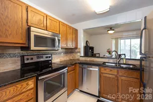 5600 Amity Springs Dr, Charlotte, NC 28212 - Photo 9