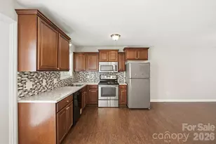 1057 19th St NE, Hickory, NC 28601 - Photo 7