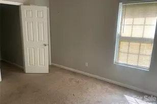 1057 19th St NE, Hickory, NC 28601 - Photo 7