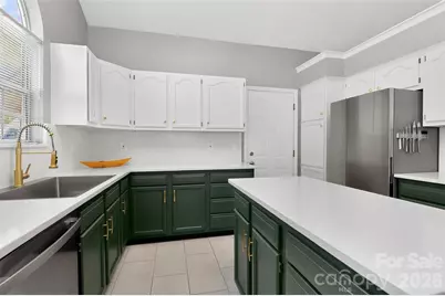 10631 Jardin Way, Charlotte, NC 28215 - Photo 15