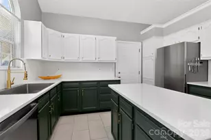 10631 Jardin Way, Charlotte, NC 28215 - Photo 15