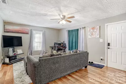 409 W Norment Avenue, Gastonia, NC 28052 - Photo 5