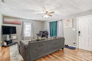 409 W Norment Ave, Gastonia, NC 28052 - Photo 5