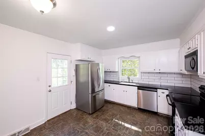 6629 Knightswood Drive, Charlotte, NC 28226 - Photo 9