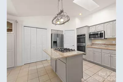 21 Old Applewood Lane, Hendersonville, NC 28739 - Photo 9