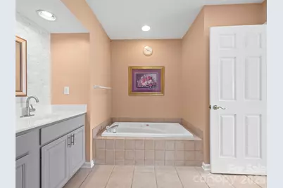 21 Old Applewood Lane, Hendersonville, NC 28739 - Photo 7