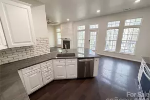 12014 Cheviott Hill Ln, Charlotte, NC 28213 - Photo 17